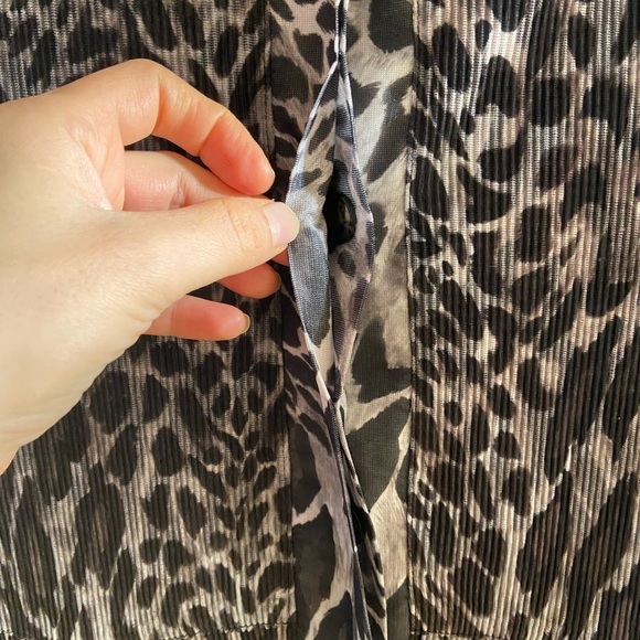 Saint Gil Animal Print dress with Blue Accents button front Medium - Picture 8 of 10